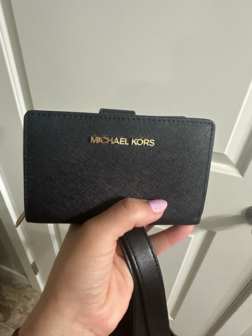 SALE! TODAY ONLY! MK Black Leather Bag with Gold Chain Trim and matching wallet - Picture 7 of 10